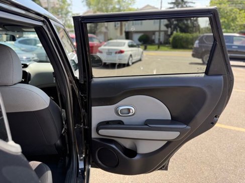 Used 2016 Kia Soul image 26