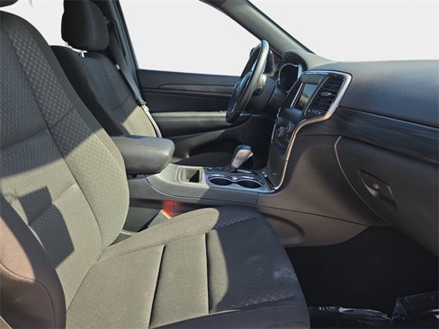 Used 2021 Jeep Grand Cherokee Laredo image 12
