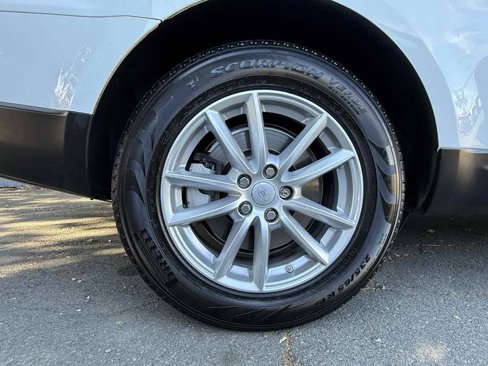 Used 2017 Land Rover Range Rover Sport SE image 29