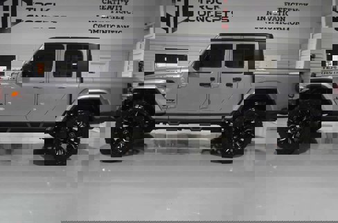 Used 2021 Jeep Gladiator Sport image 4