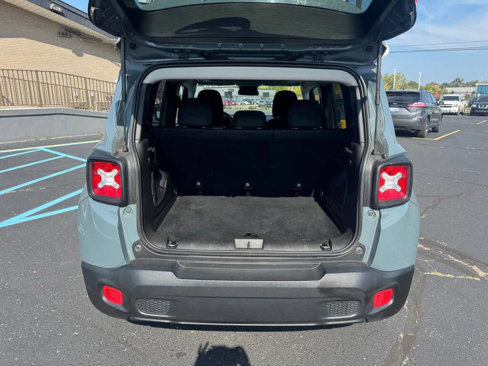 Used 2017 Jeep Renegade Latitude image 28