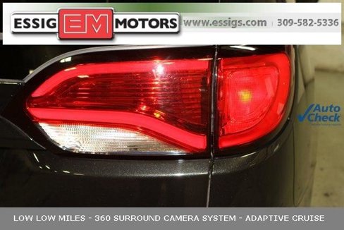 Used 2020 Chrysler Pacifica Touring-L Plus w/ Tire & Wheel Group image 38