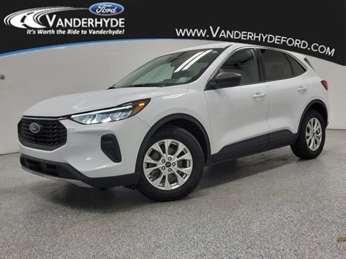 Used 2023 Ford Escape Active w/ Cold Weather Package image 1