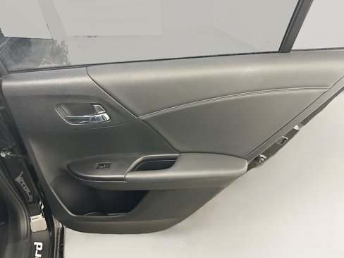 Used 2017 Honda Accord EX-L image 32