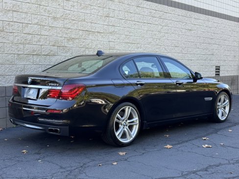 Used 2013 BMW 750i xDrive image 3