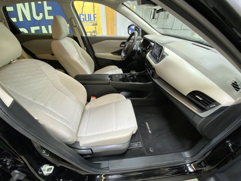 Used 2023 Nissan Rogue SV image 26