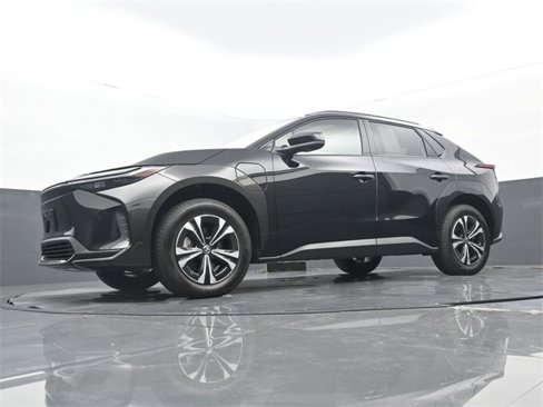 Used 2025 Toyota bZ4X AWD image 27
