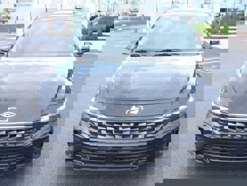 New 2025 Hyundai Elantra Limited image 9