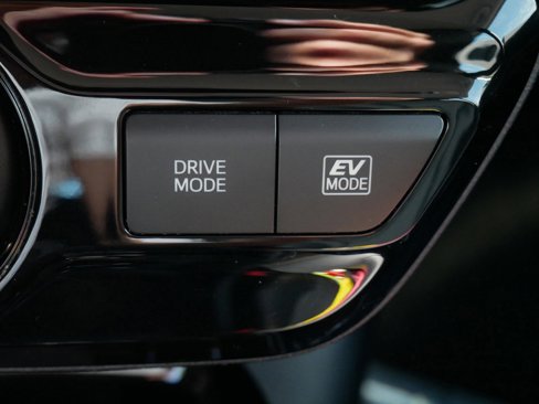 Used 2019 Toyota Prius XLE image 22