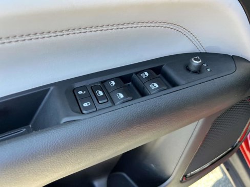 Used 2024 Jeep Compass Limited image 14