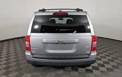 Used 2015 Jeep Patriot Latitude image 6