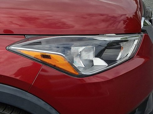 Used 2020 Nissan Kicks SV image 24