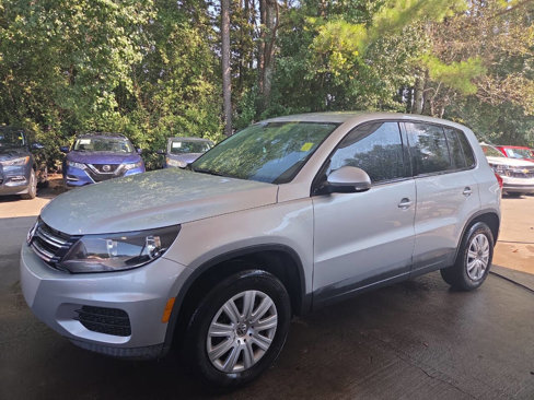 Used 2017 Volkswagen Tiguan Limited image 2