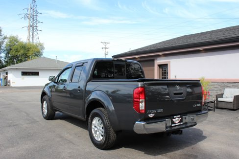 Used 2015 Nissan Frontier SV image 8