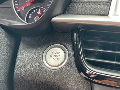 Used 2020 Kia Optima SE image 17