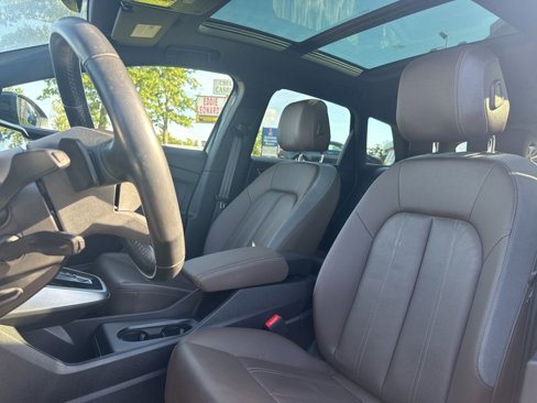 Used 2022 Audi Q4 e-tron Premium Plus image 18