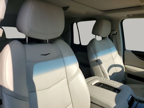 Used 2017 Cadillac Escalade Luxury image 15