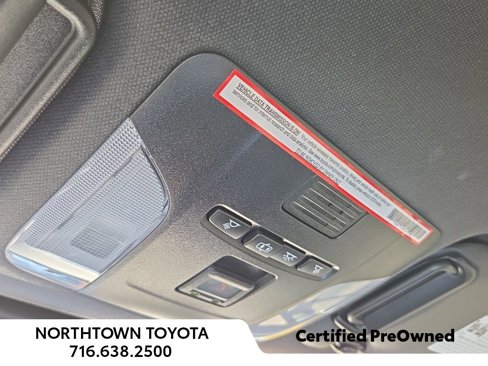 Used 2022 Toyota Corolla SE image 26