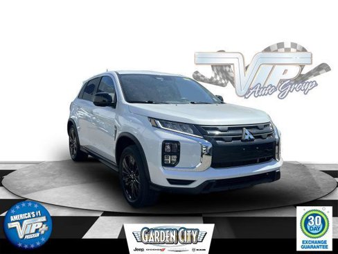Used 2022 Mitsubishi Outlander Sport SE image 1