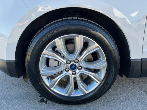 Used 2022 Ford Edge Titanium w/ Class II Trailer Tow Package image 12