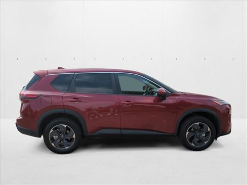 Used 2024 Nissan Rogue SV image 4
