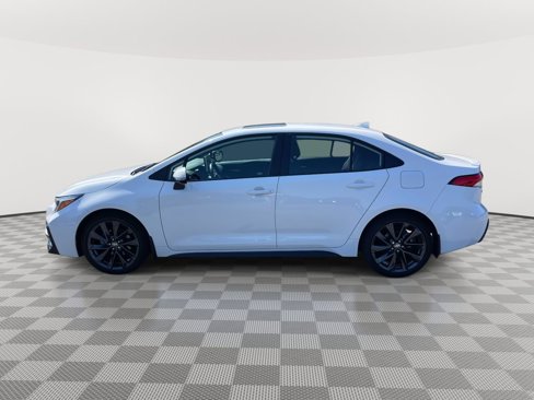 Used 2025 Toyota Corolla SE image 4