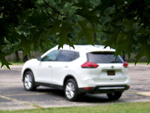 Used 2015 Nissan Rogue SV image 8