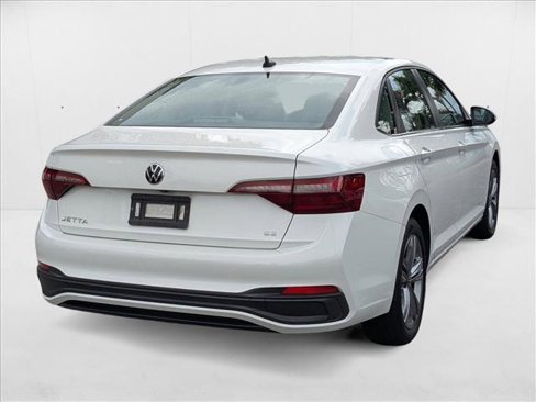 Used 2022 Volkswagen Jetta SE w/ Panoramic Sunroof Package image 5