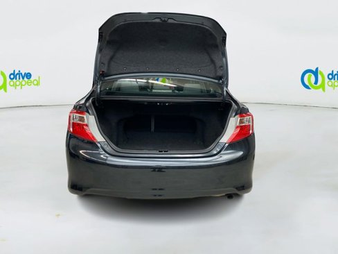 Used 2012 Toyota Camry LE image 11