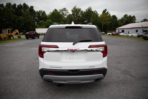 Used 2023 GMC Acadia SLT image 4