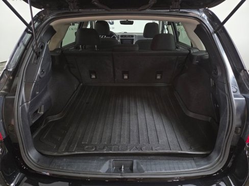 Used 2018 Subaru Outback 2.5i Premium image 23