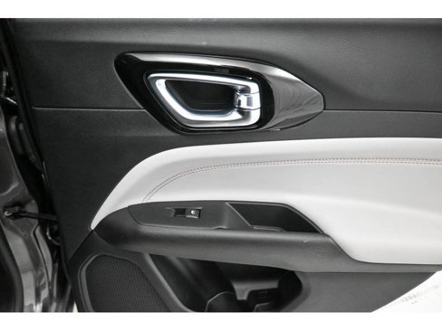Used 2022 Jeep Compass Limited image 19