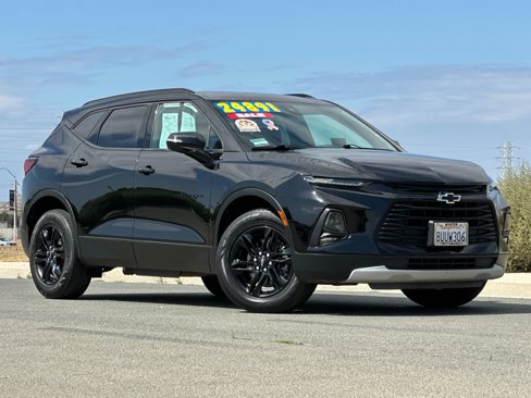 Used 2021 Chevrolet Blazer LT image 2