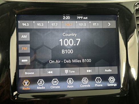 Used 2019 Jeep Cherokee Limited image 19