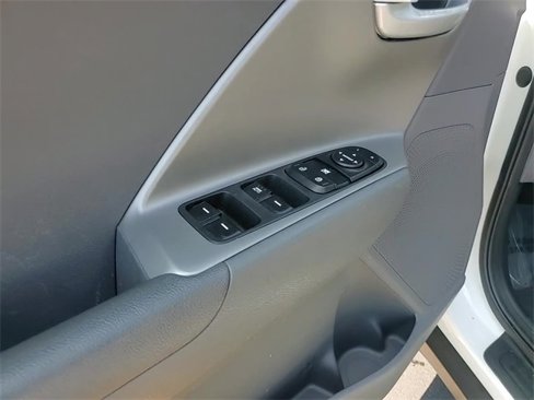 Used 2018 Kia Niro LX image 13