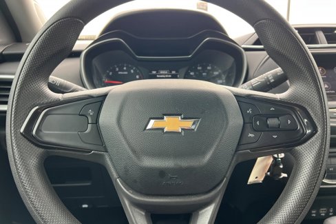 Used 2023 Chevrolet TrailBlazer LS image 35