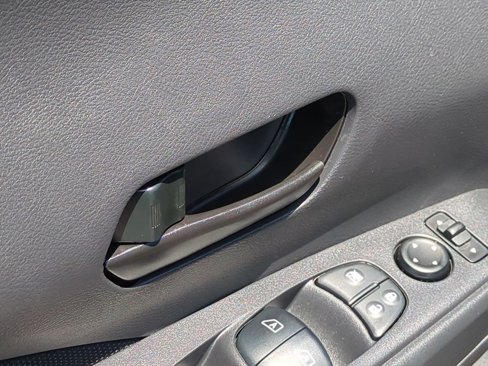 New 2025 Nissan Kicks Play S image 12