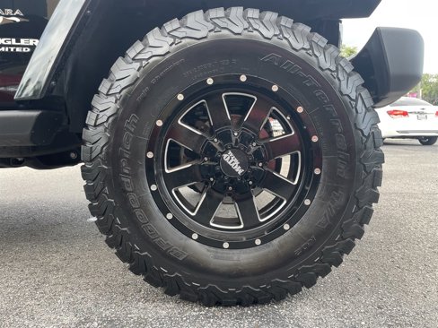 Used 2016 Jeep Wrangler Unlimited Sahara w/ Connectivity Group image 32