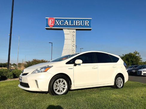 Used 2012 Toyota Prius V Five image 2