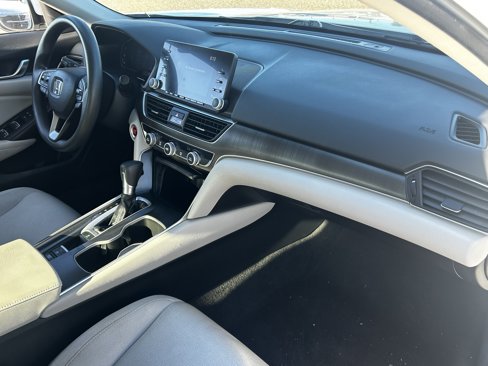 Used 2018 Honda Accord LX image 11