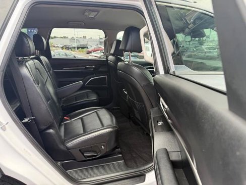Used 2023 Kia Telluride S image 23