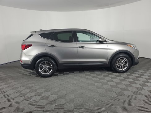 Used 2017 Hyundai Santa Fe Sport image 3