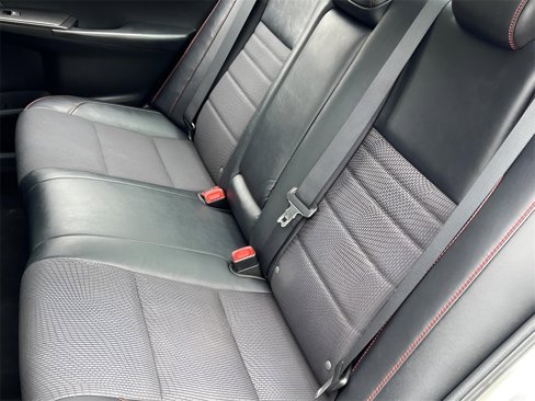 Used 2016 Toyota Camry SE image 14