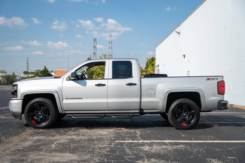 Used 2018 Chevrolet Silverado 1500 LT w/ Redline Edition image 12