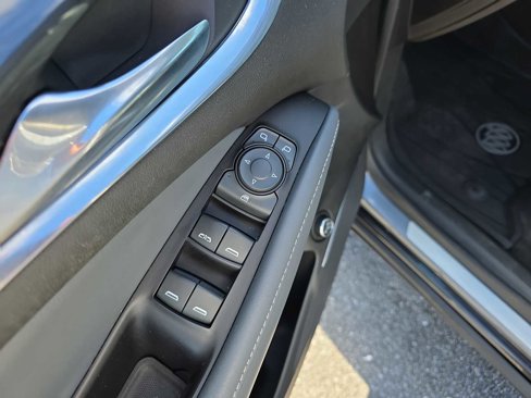 Used 2019 Buick Enclave Essence image 21