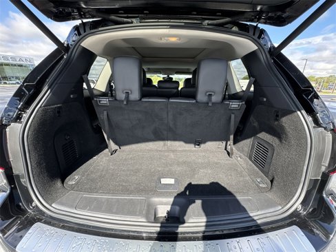 Used 2019 Nissan Pathfinder Platinum image 25
