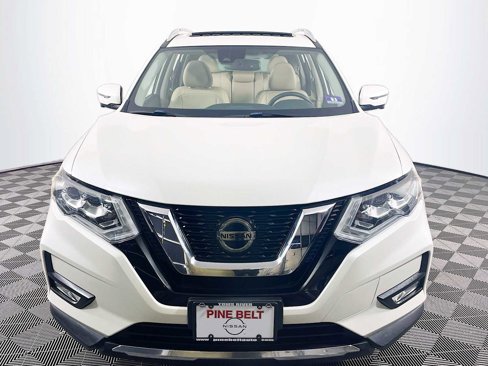 Used 2019 Nissan Rogue SL w/ Premium Package image 2