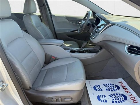 Used 2017 Chevrolet Malibu Hybrid w/ Leather Package image 11