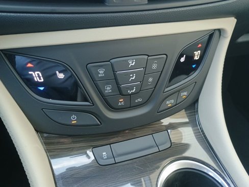 Used 2019 Buick Envision Essence image 22