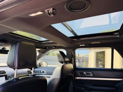 Used 2019 Ford Explorer XLT w/ Equipment Group 202A image 9
